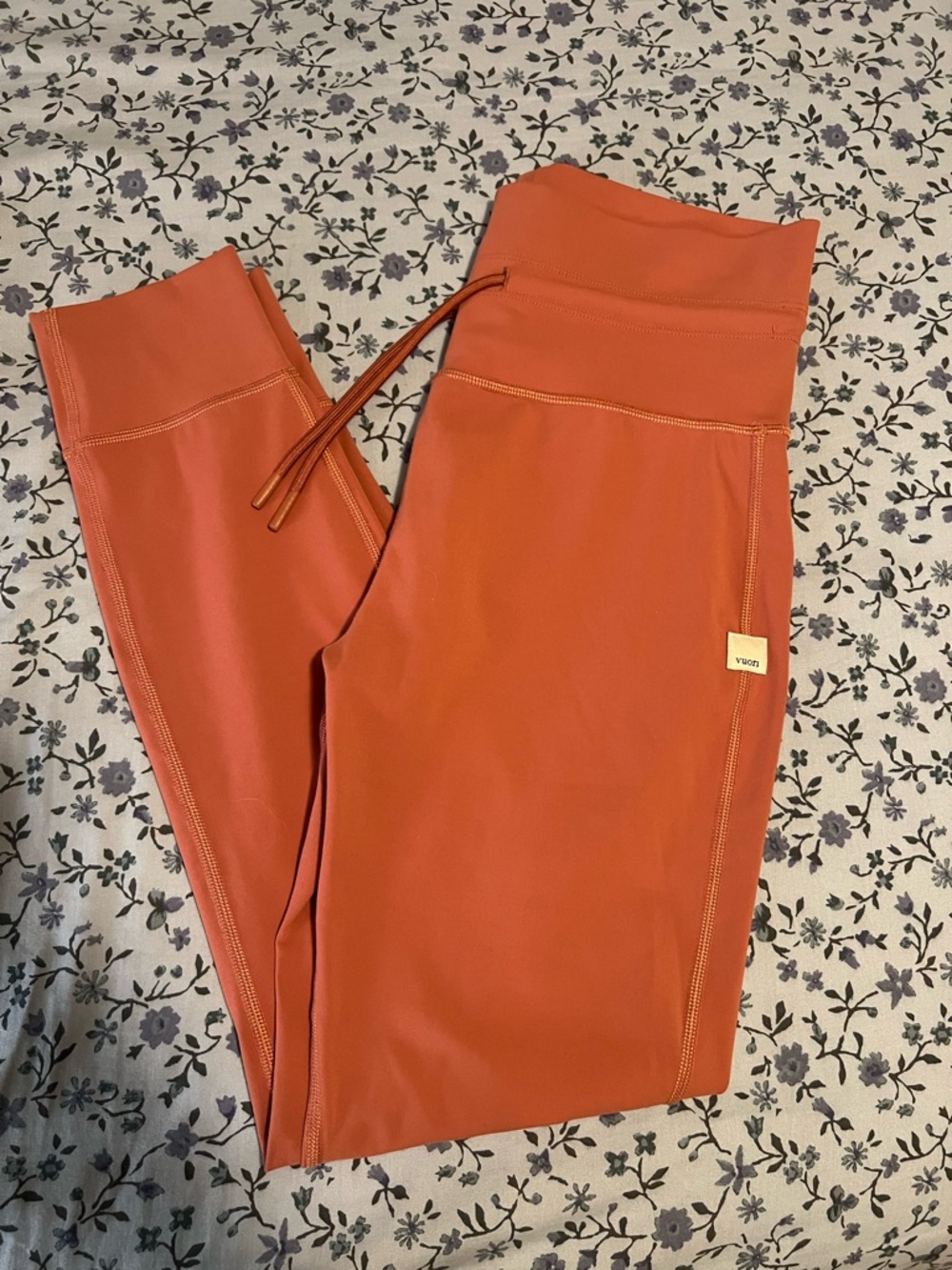 Vuori Women’s Performance Leggings Jogger Rust Peach Orange